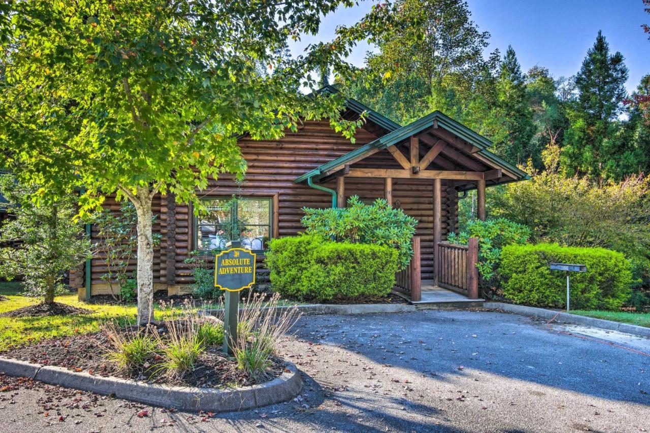 Dog Friendly, Romantic Mtn Getaway Hot Tub Pool Гатлинбург Экстерьер фото