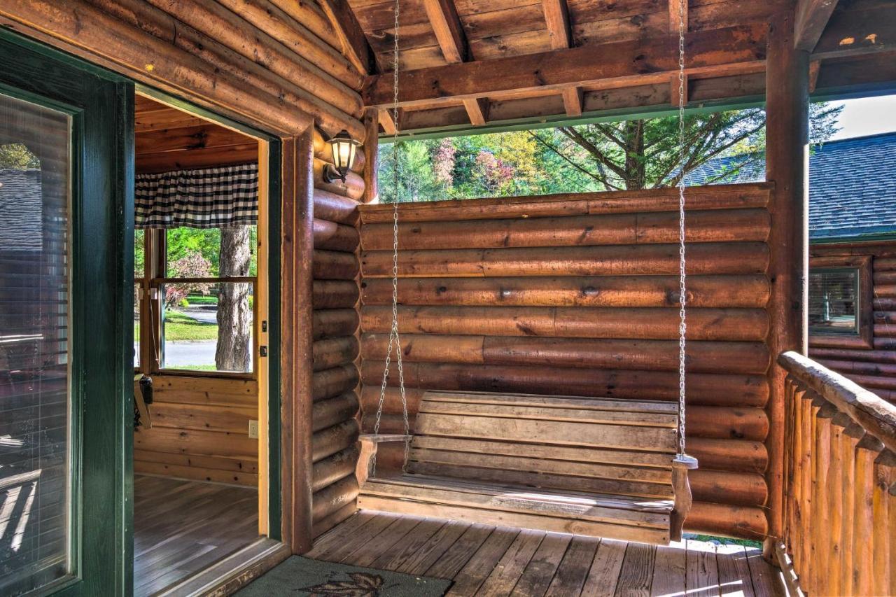 Dog Friendly, Romantic Mtn Getaway Hot Tub Pool Гатлинбург Экстерьер фото