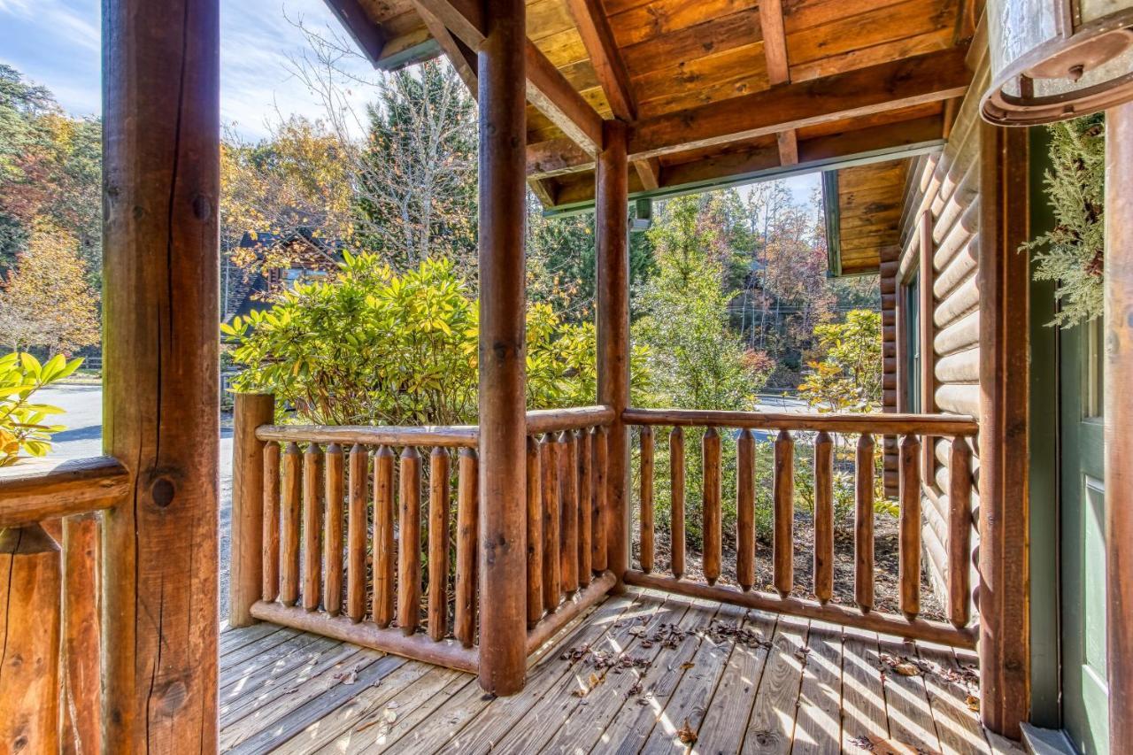 Dog Friendly, Romantic Mtn Getaway Hot Tub Pool Гатлинбург Экстерьер фото