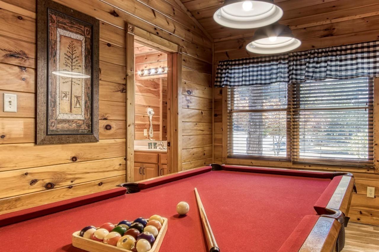 Dog Friendly, Romantic Mtn Getaway Hot Tub Pool Гатлинбург Экстерьер фото